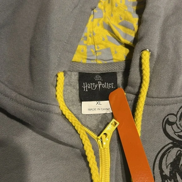 Universal Studios Harry Potter Gray Yellow black Hufflepuff Hoodie zipper packet - Picture 6 of 12